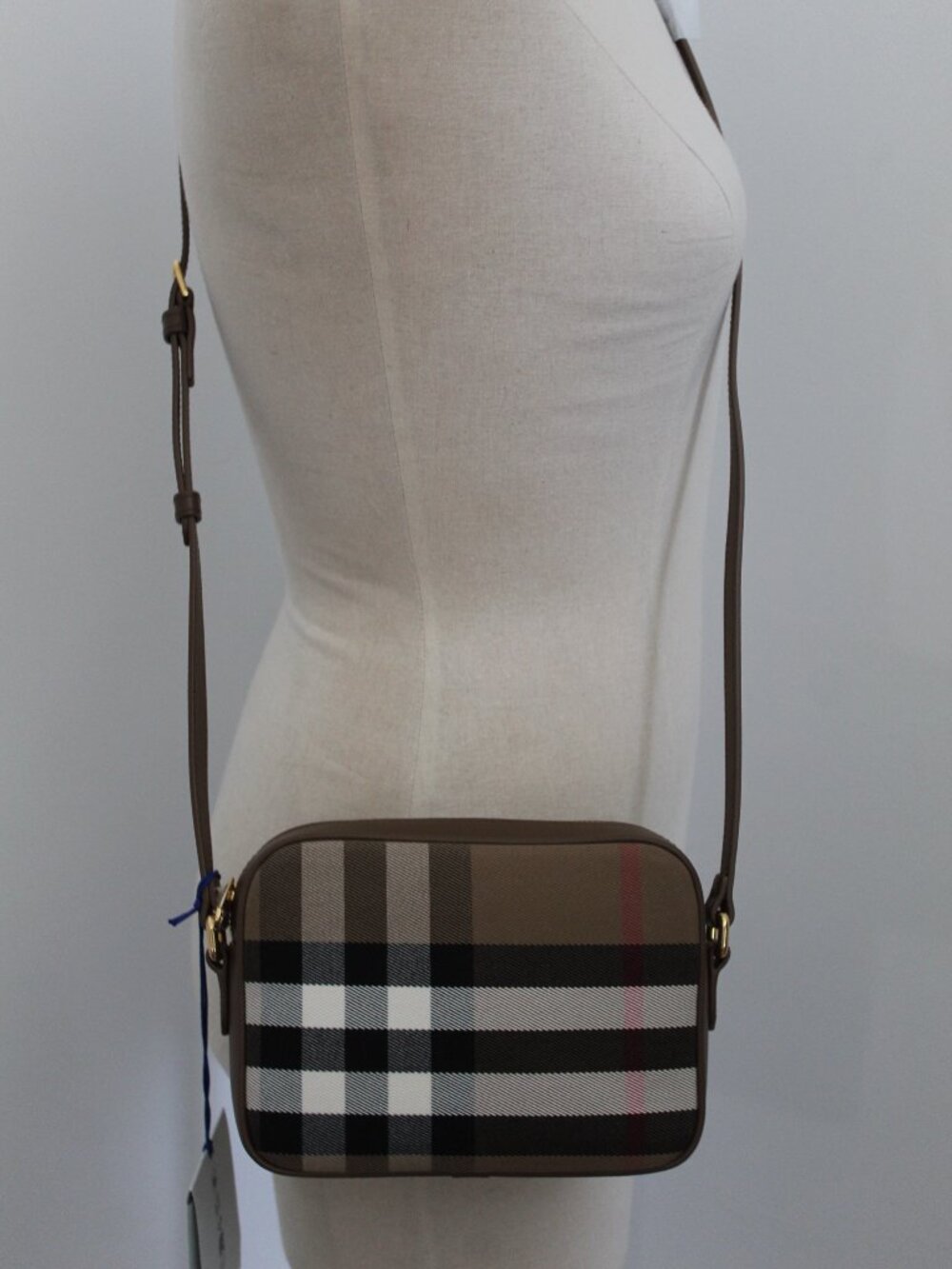 NWT Burberry Earth Check Zip Top Camera Case Crossbody Shoulder Bag - Picture 3 of 9